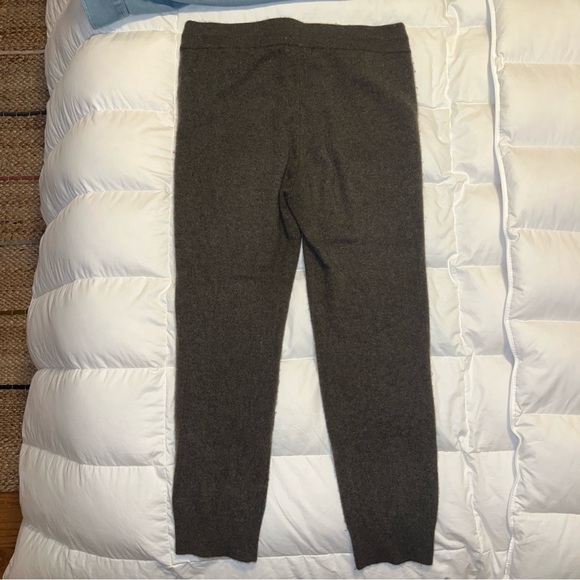 Quince Mongolian Cashmere Sweatpants - Picture 11 of 13